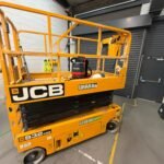 High level cleaning equipment